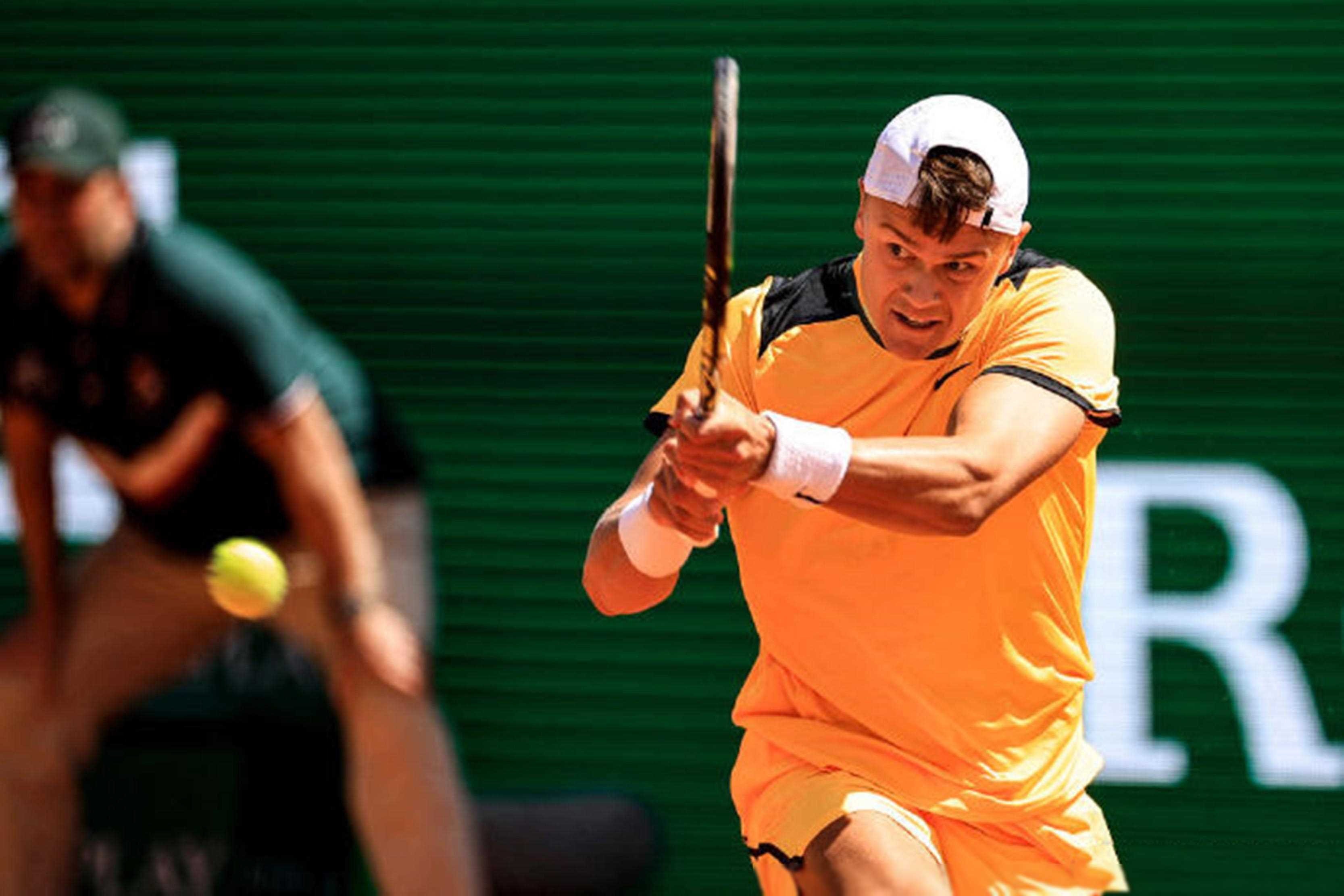 更因为他在 更因为他在